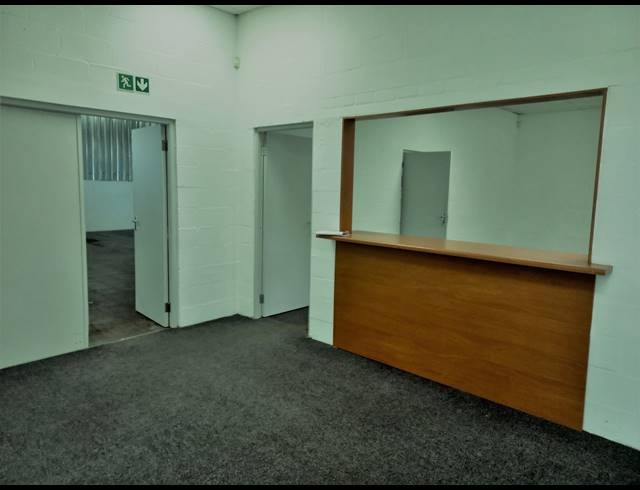 320M² WAREHOUSE TO LET IN MAITLAND